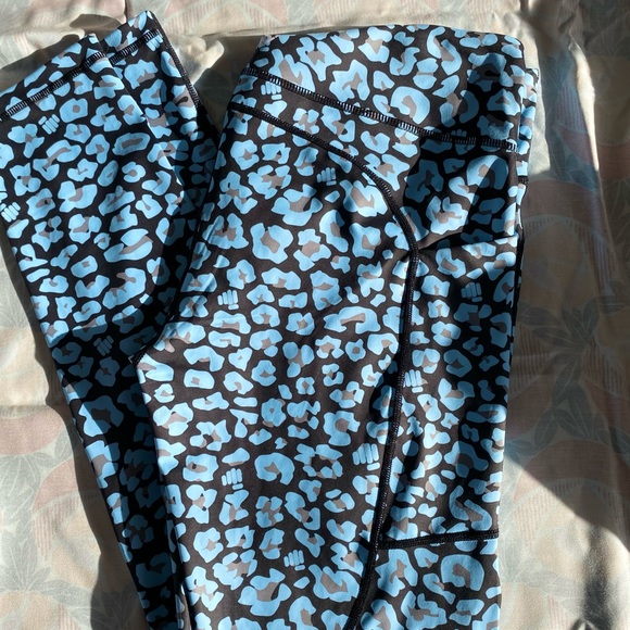 Feed me Fight me legging - Picture 2 of 3